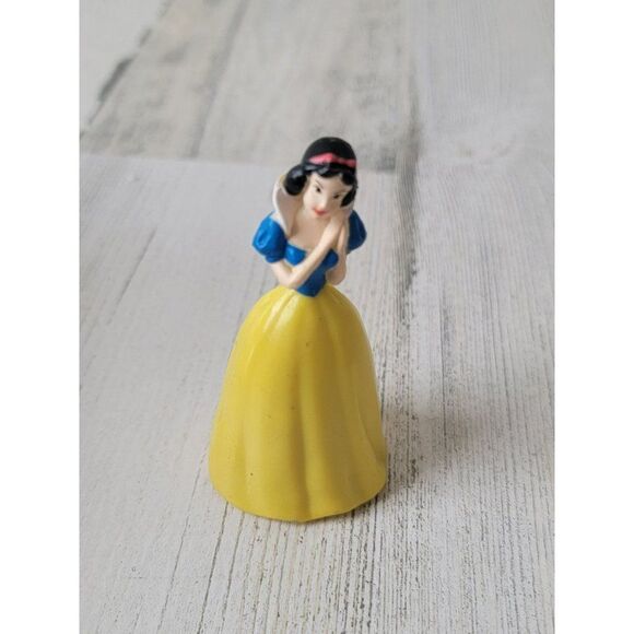 Disney Princess Snow White Seven Dwarfs Queen toy figure - Picture 1 of 5